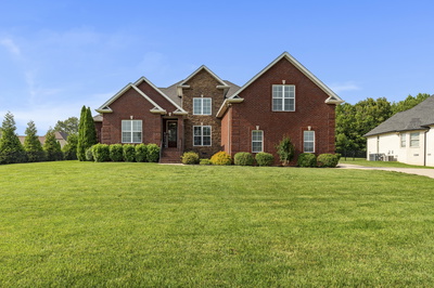 Exterior view of 111 Renee Ct in Cottontown, TN