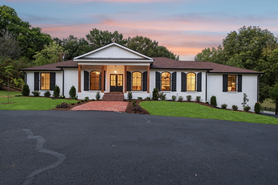 1701 Kingsbury Dr