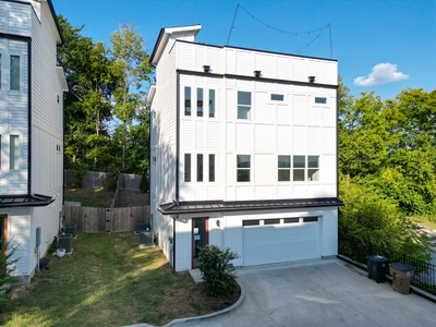 3208D Resha Ln