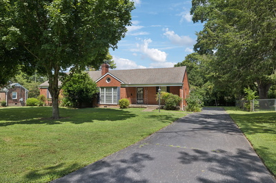Exterior view of 3528 Crestridge Dr in Nashville, TN