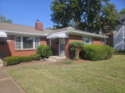 2502A Woodlawn Dr
