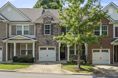 1013 Livingstone Ln