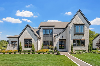 Exterior view of 1550 White Barn in Brentwood, TN