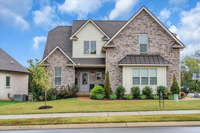 401 Hunter Bryce Ln