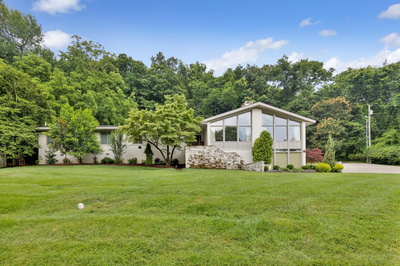 1005 Balmoral Dr