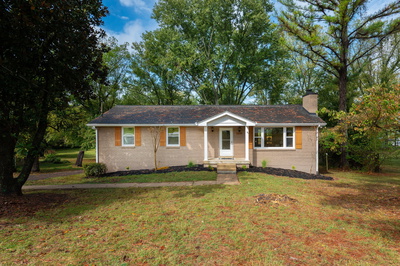877 Saundersville Ferry Rd