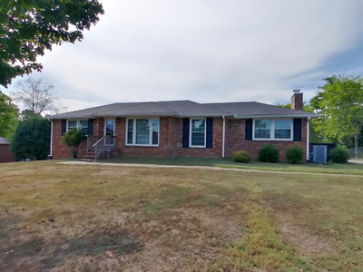 421 Alta Loma Rd