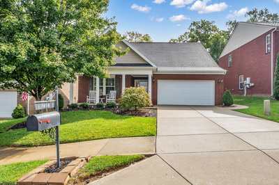 7818 Oakfield Grove