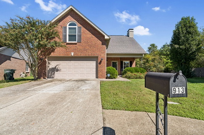 913 Springlake Ct