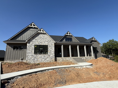 879 Shady Bluff Trl