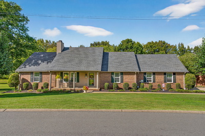 102 Arrowood Dr