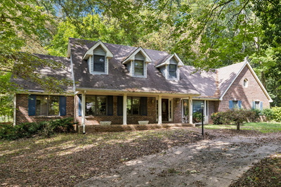 805 Shady Bluff Trl