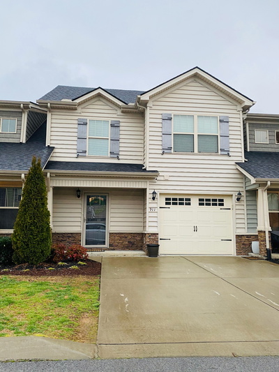 911 Dahlia Dr
