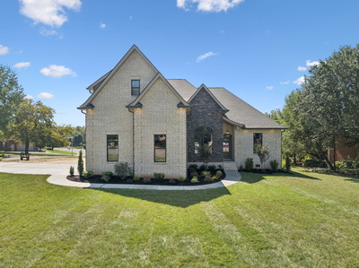 710 Saratoga Dr