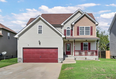 689 Fox Hound Dr