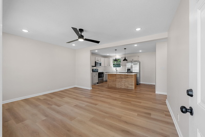 112 King Cole Dr