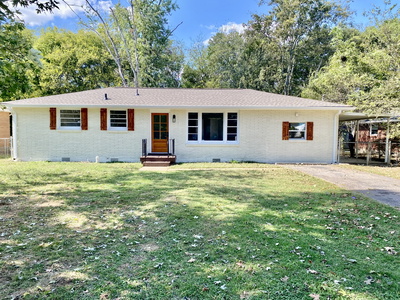3229 Moorewood Dr