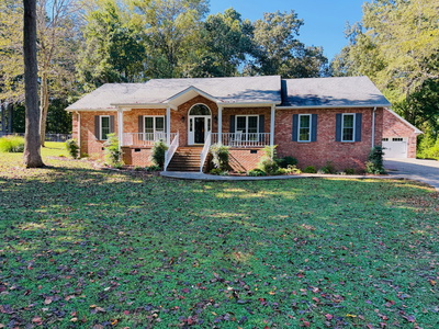 320 Spring Valley Dr