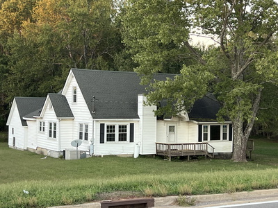 1061 Dover Rd