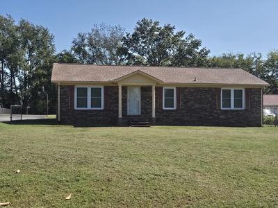 Exterior view of 2025 Stonebrook Dr in Murfreesboro, TN