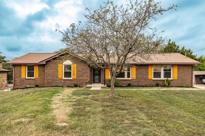 318 Donna Dr