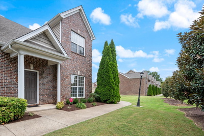 220 Rowlette Cir