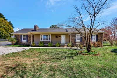 Exterior view of 1481 Maxwell Rd in Belvidere, TN
