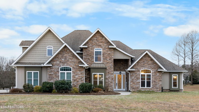 Exterior view of 849 S Gallaher View Rd in Knoxville, TN