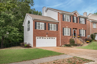 216 Bateman Ave