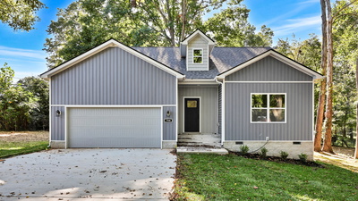 704 Eva Dr