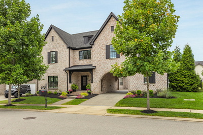 724 Fontwell Ln