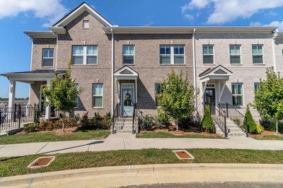 352 Savoy Loop