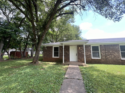 707 Riviera Dr
