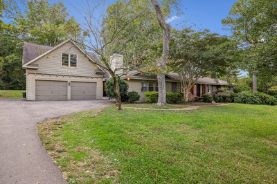 809 Clematis Dr