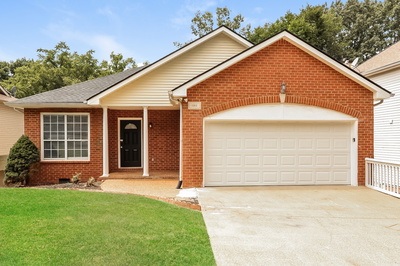 1212 Pineview Ln