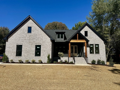 107A W Longview Dr