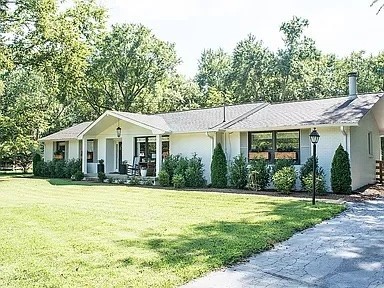 1009 Chapel Ct
