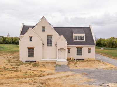 6032 Frazier Park Ln