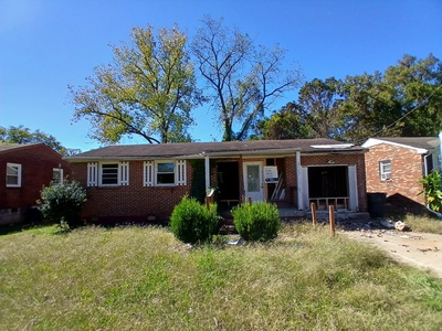 3189 Lagrange Dr