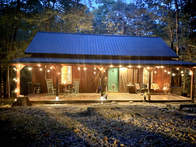 Exterior view of 4261 Lake Rd in Woodlawn, TN