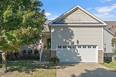 404 Stone Chimney Ct