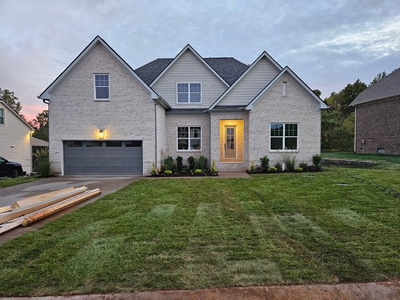 817 Saddle Ridge Dr
