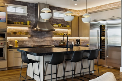 1024 Club View Dr