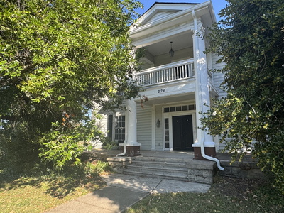 226 N Highland Ave