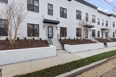 231 S Bilbro Ave