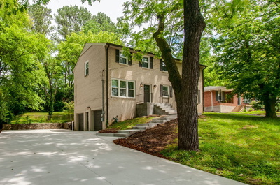 Exterior view of 254 Blackman Rd in Nashville, TN