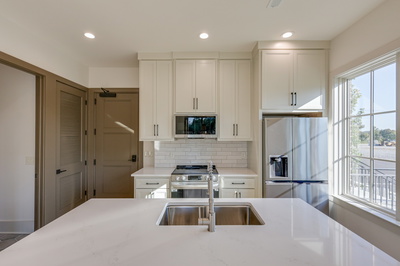 1025 Southwalk Dr