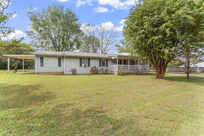 190 Christopher Ln