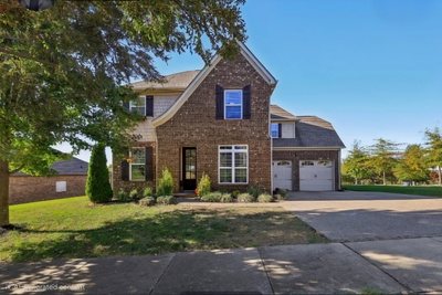 110 Irvine Ln