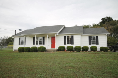 307 Applewood Ln